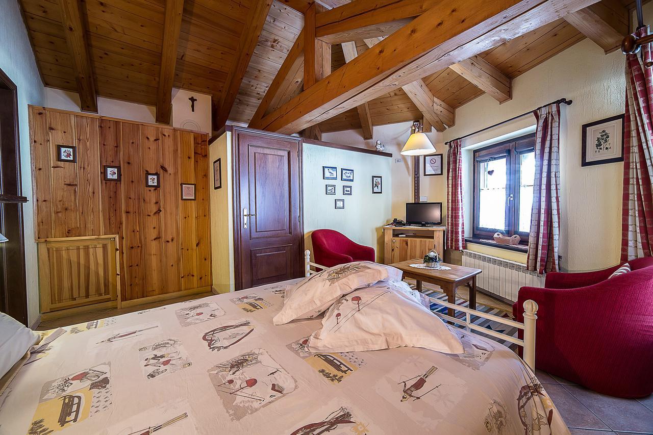 Le Thovex Bed and Breakfast La Thuile Buitenkant foto