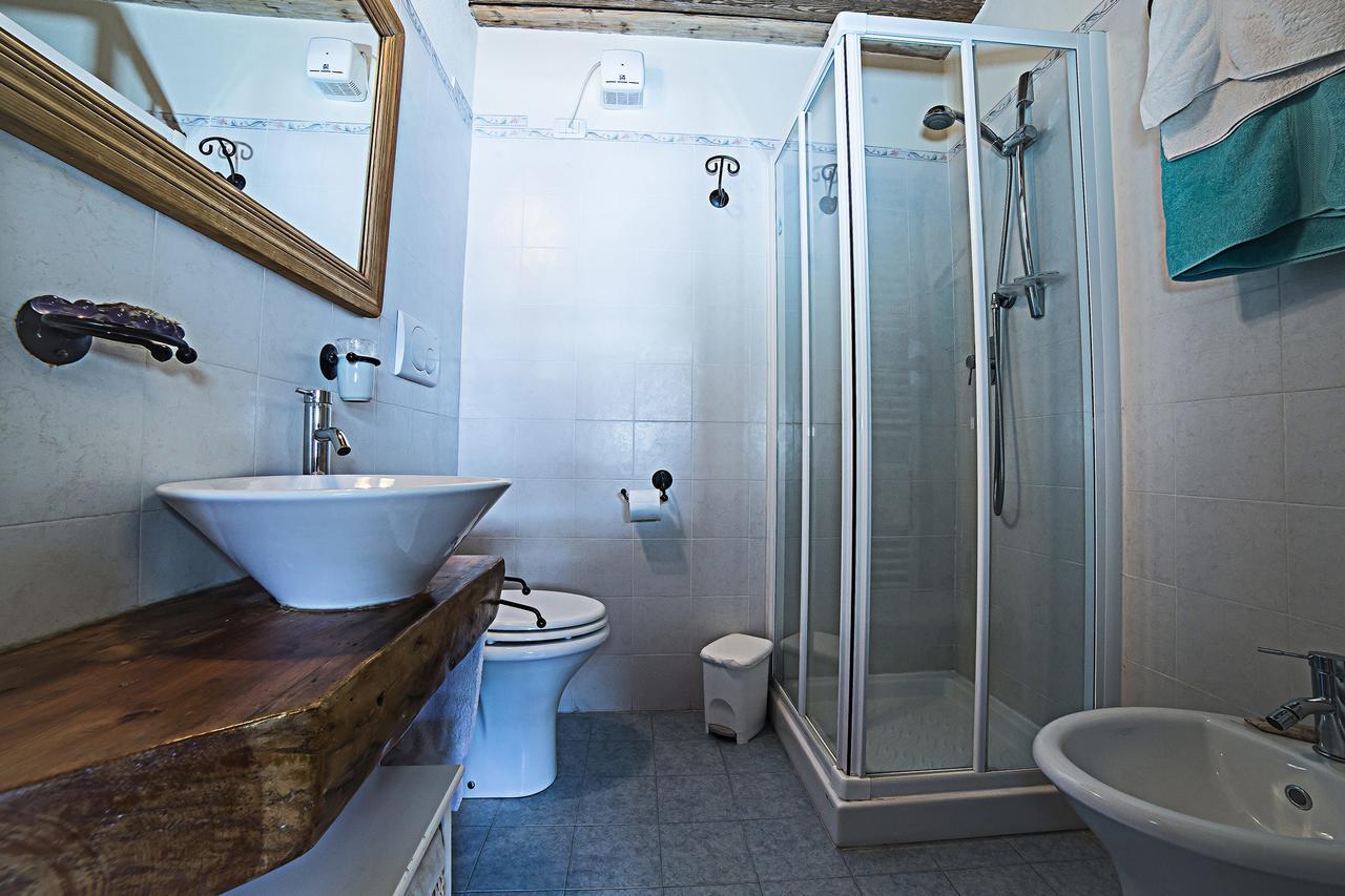 Le Thovex Bed and Breakfast La Thuile Buitenkant foto
