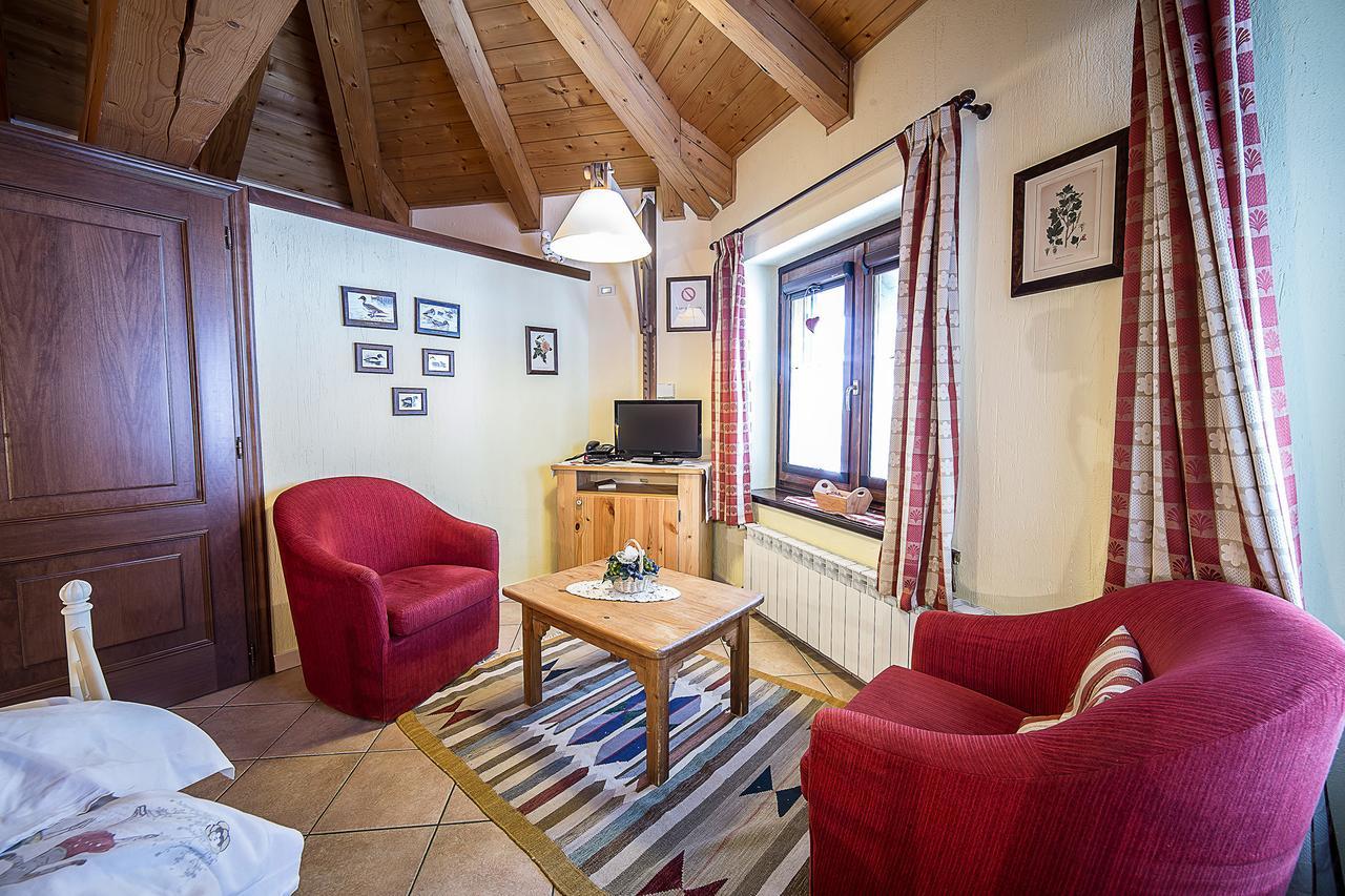 Le Thovex Bed and Breakfast La Thuile Buitenkant foto